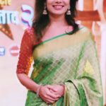 Suruchi Adarkar Instagram - Promotion readyyy✨🫶🏼❣️ मी होणार सुपरस्टार, छोटे उस्ताद २ मध्ये 'बाईपण भारी देवा' च्या कलाकारांची धमाल ! पाहायला विसरू नका आषाढी एकादशी विशेष भाग शनी-रविवारी, रात्रौ ९ वाजता फक्त स्टार प्रवाह वर. 'बाईपण भारी देवा' ३० जूनपासून चित्रपटगृहात ! #बाईपणभारीदेवा #BaipanBhariDeva #BBD30June A film by #KedarShinde #JioStudios presents in association with Emveebee Media