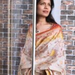 Suruchi Adarkar Instagram - Time to reflect ✨ 📸 @gaurishkilledar_official ❤️ #happyvibes #gratitude #godsfavchild #monday