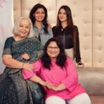 Suruchi Adarkar Instagram - सर्वप्रथम “बाईपण भारी देवा” या सुंदर कलाकृतीचा मला भाग होता आलं ह्यासाठी @kedarshindems sir आणि @officialjiostudios @saneness_ sir यांचे खूप आभार… सातत्याने चांगलं काहीतरी करण्याचा प्रयत्न प्रत्येक कलाकार करत असतोचं पण तो करत असताना जेव्हा एखाद्या मोठ्या कलाकाराची साथ मिळते तेव्हा ती कला काही वेगळीचं बहरते, इथे तर मला १ नाही तब्बल ६ गुणी कलाकरांबरोबर काम करण्याचा मान मिळाला याचा आनंद कायमसाठी पुरेल. ह्या सिनेमाच्या dialoguesनी काम करत असतानाचं आमच्या मनात घर केलं होतं जे आज तुमच्या मनात होताना आम्ही पाहतोय आणि तुम्हा प्रेक्षकांची मायेची थाप ही अनुभवतोय.. जी सिनेमासाठी आणि त्या सिनेमा मधल्या प्रत्येकासाठी फार महत्वाची असते म्हणूनचं तुम्ही या सिनेमावर जो प्रेमाचा वर्षाव केलात त्या बद्दल आम्ही कायमचं तुमचे ऋणी राहू.असेच आशीर्वाद मायबाप प्रेक्षक तुमचे कायम पाठीशी रहुद्या🙏🧿♾️🪷 @rohinihattangadi @vandanagupteofficial @sukanyamoneofficial @suchitrabandekar @shilpanavalkar @deepaparabchaudhariofficial . . . . #gratitude #baipanbharideva #godsfavchild