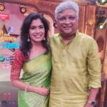 Suruchi Adarkar Instagram - सर्वप्रथम “बाईपण भारी देवा” या सुंदर कलाकृतीचा मला भाग होता आलं ह्यासाठी @kedarshindems sir आणि @officialjiostudios @saneness_ sir यांचे खूप आभार… सातत्याने चांगलं काहीतरी करण्याचा प्रयत्न प्रत्येक कलाकार करत असतोचं पण तो करत असताना जेव्हा एखाद्या मोठ्या कलाकाराची साथ मिळते तेव्हा ती कला काही वेगळीचं बहरते, इथे तर मला १ नाही तब्बल ६ गुणी कलाकरांबरोबर काम करण्याचा मान मिळाला याचा आनंद कायमसाठी पुरेल. ह्या सिनेमाच्या dialoguesनी काम करत असतानाचं आमच्या मनात घर केलं होतं जे आज तुमच्या मनात होताना आम्ही पाहतोय आणि तुम्हा प्रेक्षकांची मायेची थाप ही अनुभवतोय.. जी सिनेमासाठी आणि त्या सिनेमा मधल्या प्रत्येकासाठी फार महत्वाची असते म्हणूनचं तुम्ही या सिनेमावर जो प्रेमाचा वर्षाव केलात त्या बद्दल आम्ही कायमचं तुमचे ऋणी राहू.असेच आशीर्वाद मायबाप प्रेक्षक तुमचे कायम पाठीशी रहुद्या🙏🧿♾️🪷 @rohinihattangadi @vandanagupteofficial @sukanyamoneofficial @suchitrabandekar @shilpanavalkar @deepaparabchaudhariofficial . . . . #gratitude #baipanbharideva #godsfavchild