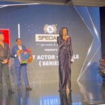 Sushmita Sen Instagram - #standingtall 😉🤗❤️ Thank you @realbollywoodhungama for this wonderful honour!!! I dedicate this #bestactorfemaleaward to @shreegaurisawant @ravijadhavofficial & #teamtaali ❤️😍 A big shout out to my well wishers & fans for always being my strength!!!😇💋❤️👊 #sharing #glimpses #warmth #grace #inclusion #celebration #happiness #taali #bestactress I love you guys!!! #duggadugga 😍😁💃🏻🎶