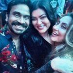 Sushmita Sen Instagram - Congratulations to my friend @ritik_bhasin & his partners at the launch of yet another rocking place #TheRibbinRoom 🤗❤️ What a fun evening & fabulous hospitality!! Loved catching up with cool people & old friends!! Thank you all for an amazing evening!!!😁💃🏻❤️🎶 #sharing #moments #friends #weekendvibes #happiness @atulmongia @ritik_bhasin @priyankakhimani @kimsharmaofficial @anushasdandekar @mushtaqshiekh I love you guys!!! #duggadugga 😁😍💋