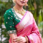 Swastika Dutta Instagram – তোমাদের জন্য ষষ্ঠী সকাল…. শুভ হোক পুজো 🌸🙏❤️

Styled by @subrata4462 
Wearing @shimontinii 
Makeup & Hair-do by @baban.islam.54 
Videography by @souravchel.photography 

#metadurgapujosquad #pujoadda #durgapujo2023 #subhoshosthi #bengaliactress #instagreels #reelsindia #sareelover #festivevibes #positivity #actress #tollywoodactress #swastikadutta #sareefashion #ethnicwear #instagood #instalike