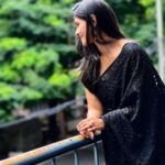 Swathishta Krishnan Instagram - Black or white ? 😉 . . . . #sareesforever