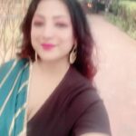 Sweety Chhabra Instagram - Namaste dosto ❤️Kaise ho aap Sab #sarilover #saarilove #indianoutfit #trendingreels #trendingsongs #instagram