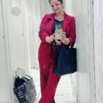 Sweety Chhabra Instagram - Happy Saturday dosto ❤️shopping mood 😀 but itne kapde jo bhar liye hai Mene bag mai, ab inka trial karne ka Mann Nhi ho raha hai 😜 Waise Bhi try karne ke baad billing counter tak 1 or 2 dress hi bachegi 😂 KyA aap log Bhi aise harkat karte ho🤣 #enjoying #shopping