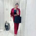 Sweety Chhabra Instagram - Happy Saturday dosto ❤️shopping mood 😀 but itne kapde jo bhar liye hai Mene bag mai, ab inka trial karne ka Mann Nhi ho raha hai 😜 Waise Bhi try karne ke baad billing counter tak 1 or 2 dress hi bachegi 😂 KyA aap log Bhi aise harkat karte ho🤣 #enjoying #shopping