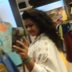 Tanushree Chatterjee Instagram - Batao mene aaj kitni shopping ki? #shoopinglovers #mastlife #jiojibharke #love #life #enjoybindash #savenatrure #saveanimals #savedogs #loveanimals #lovedogs #doglovers #loveinstagram