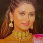 Tanushree Chatterjee Instagram - Unbelievable, yakin hi nahi ho raha he ki akansha hamare bich nahi rahi ab . .. Film AARZOO karte waqt hamari achi dosti hui thi tumhara wo hasta hasta hua chera me ziwan me nahi bhulungi akansha.. Miss you dear .. Tumhari atma ko santi Mile.. Or tumne jis waza se ye kadam uthaya he usko saza milni chahia .. Me dua karungi uskko saza mile or tumhe santi.. Om santi 🙏.