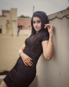 Tanya Ravichandran Instagram - 🖤 #terrace #stayhome #staysafe