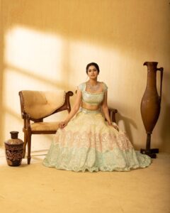 Tanya Ravichandran Instagram - ✨💛✨

Shot by @kiransa 

Styled by @indu_ig 
Outfit @diademstore.in 
Makeup @makeupbywanshazia 
Hair @prabhakaran486 
Jewellery @fineshinejewels 
Styling team @_.nevedhitha._