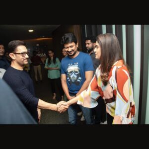 Tanya Ravichandran Instagram - He never fails to amaze us #lalsinghchaddha, another feather to his cap #aamirkhan. It was a pleasure meeting you sir. Such a wonderful film ❤️