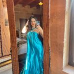 Tanya Sharma Instagram - Magical ✨is The word ! Our first ever hot air balloon experience was extraordinary thankyouu @sultan_cave_suites @kelebektravel P.s - don’t forget to see the last slide ( it’s 5am makeup ) 🥹 #turkey #travel #hotairballoon #sultancavesuites #love #tanyasharma Cappadocia, Turkey