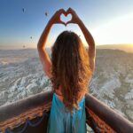 Tanya Sharma Instagram - Magical ✨is The word ! Our first ever hot air balloon experience was extraordinary thankyouu @sultan_cave_suites @kelebektravel P.s - don’t forget to see the last slide ( it’s 5am makeup ) 🥹 #turkey #travel #hotairballoon #sultancavesuites #love #tanyasharma Cappadocia, Turkey