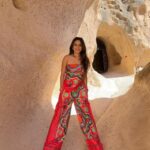 Tanya Sharma Instagram - In case I forgot🌚 here is another dump of a beautiful day in #cappadocia SWIPE RIGHT for all the mehnat I do to click pictures for the gram 🙈🥹 #instagood #travel #turkey #sisters #fashion #cord #instadaily #tanyasharma #2023 #beautifuldestinations Cappadocia, Turkey