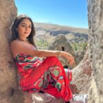 Tanya Sharma Instagram - In case I forgot🌚 here is another dump of a beautiful day in #cappadocia SWIPE RIGHT for all the mehnat I do to click pictures for the gram 🙈🥹 #instagood #travel #turkey #sisters #fashion #cord #instadaily #tanyasharma #2023 #beautifuldestinations Cappadocia, Turkey