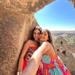 Tanya Sharma Instagram - In case I forgot🌚 here is another dump of a beautiful day in #cappadocia SWIPE RIGHT for all the mehnat I do to click pictures for the gram 🙈🥹 #instagood #travel #turkey #sisters #fashion #cord #instadaily #tanyasharma #2023 #beautifuldestinations Cappadocia, Turkey