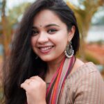 Tarjanee Bhadla Instagram - Autumn🍁 . . . Outfit: @saundhindia Style by : @ishhaa_nagar W/: @rudradave33 Photography @karangurjarfilms . . #autumnlook#indianethnicwear#kurtilook#tarjanee#gujarati