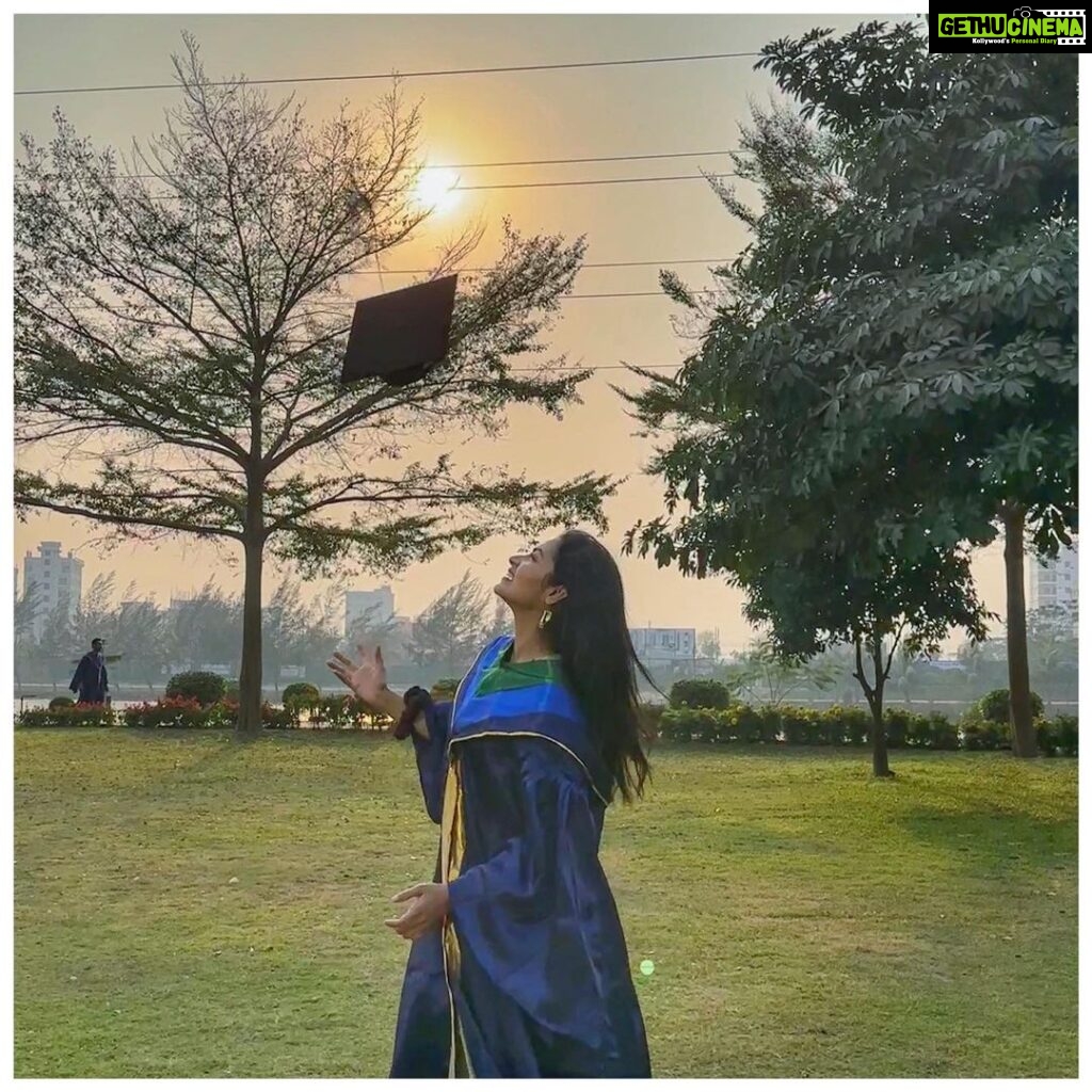 Tasnia Farin Instagram - Convocation Finally a BBA Graduate (session 2016-19) @bupbdofficial Bangladesh University of Professionals