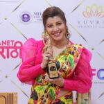 Tejaswini Pandit Instagram – Best Actress OTT Jury Choice for Ranbazaar ! 

Thank You नवराष्ट्र , प्लॅनेट मराठी, ज्युरी ! 
आणि “आयेशा” वर प्रेम केलेल्या प्रत्येक प्रेक्षकाचे मनःपूर्वक धन्यवाद ! 🫶🏼 
हे पारितोषिक आयेशा वर मेहनत घेणाऱ्या प्रत्येक रानबाजारच्या टीम मेंबरचं !
.
.

Saree & blouse by @suta_bombay
Jewellery by @the_jewel_gallery
Styled by @tanmay_jangam 
Hair by @hairbysurekha