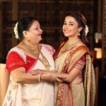 Tina Datta Instagram - Āpanādēra sakalakē kālī pujōra śubhēcchā jānā'i 🙏🏻❤️ Wishing each one a Happy Kali Pujo and prosperous Diwali !! Have fun, don’t burst crackers, eat lots of sweets and make best of memories!! ❤️ . . . #kalipujo #diwali #happydiwali #tinadatta