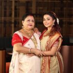 Tina Datta Instagram - Āpanādēra sakalakē kālī pujōra śubhēcchā jānā'i 🙏🏻❤️ Wishing each one a Happy Kali Pujo and prosperous Diwali !! Have fun, don’t burst crackers, eat lots of sweets and make best of memories!! ❤️ . . . #kalipujo #diwali #happydiwali #tinadatta