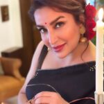 Tisca Chopra Instagram - Revel in the magnificence of India’s most iconic queens with @taneira_sarees this festive and wedding season. Join me as I step into the regalia of The Queens’s Collection crafted by India’s foremost artisans. From the radiance and power exuded by the splendour of fire captured in an intriguing black handprint, to a breezy silk cotton ombré saree with scattered gold sequins, to the very essence of free flowing air captured in soothing green silk - each saree tells a story all its own. #TaneiraSarees #thequeenscollection