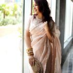 Tisca Chopra Instagram - The joy of a pearl encrusted blush saree .. 🥻 @gazalguptacouture 👜 @dhaagalife_sg 💍 @curiocottagejewelry 📸 @manualpixels #saree #sareelove #pearls #girlsinpearls #indianwear #indiangirls #indiangirlthings #desi #desigirl #style #fashion #event