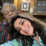 Tisca Chopra Instagram - बाप का हाथ सर पर रहे.. और क्या चाहिए? Blessed to have so many fathers in our life .. #fathersday #fathers #fathersanddaughters #lafamilia #sanju #dad #papa #mstara #blessed #gratitude