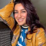 Tisca Chopra Instagram - The reverse flip-book of a smiling picture .. also surprised I have never done a toothpaste ad 🤓 The @vidhiwadhwani_label jacket is gift from my darling @stylemuze .. #smile #photooftheday #photo #shoot #laugh #lol