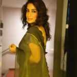 Tisca Chopra Instagram - Backstage the #SCO film festival, celebrating India’s presidency under @mib_india and #anuragsinghthakur .. Wearing @shadesofindia @culture_signature_jalpathakkar .. 📸 @akash_siingh #films #shanghaicooperationorganisation #sco2023 #filmfestival #filmmaking