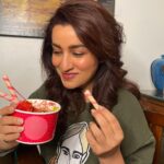 Tisca Chopra Instagram - January is almost over and I am still struggling with my resolution to give up processed sugar .. #frozenyogurt is my poison .. what’s yours? #sugar #sugaraddict #sugarsugar #dessert #foodie #ivegottostopdoingthis #reels