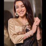 Tisca Chopra Instagram - Special night, last night .. humbled to win for being ‘effortless actor’ at the #stardustawards for film and web .. Styled by @stylemuze in @raw_mango @anmoljewellers @gianvitorossi HMU @shrushti_birje @makeupandhairby_netra 📸 @dieppj Reputation management @media.raindrop #aboutlastnight #actor #actorlife #awards #saree