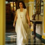 Tisca Chopra Instagram – Always had a thing for white .. 
In this stunning outfit by @richakhemkalabel .. cannot stop drooling over the exquisite workmanship ..

#indian #indianfashion #desi #vocalforlocal #craftsmanship #fashion #style