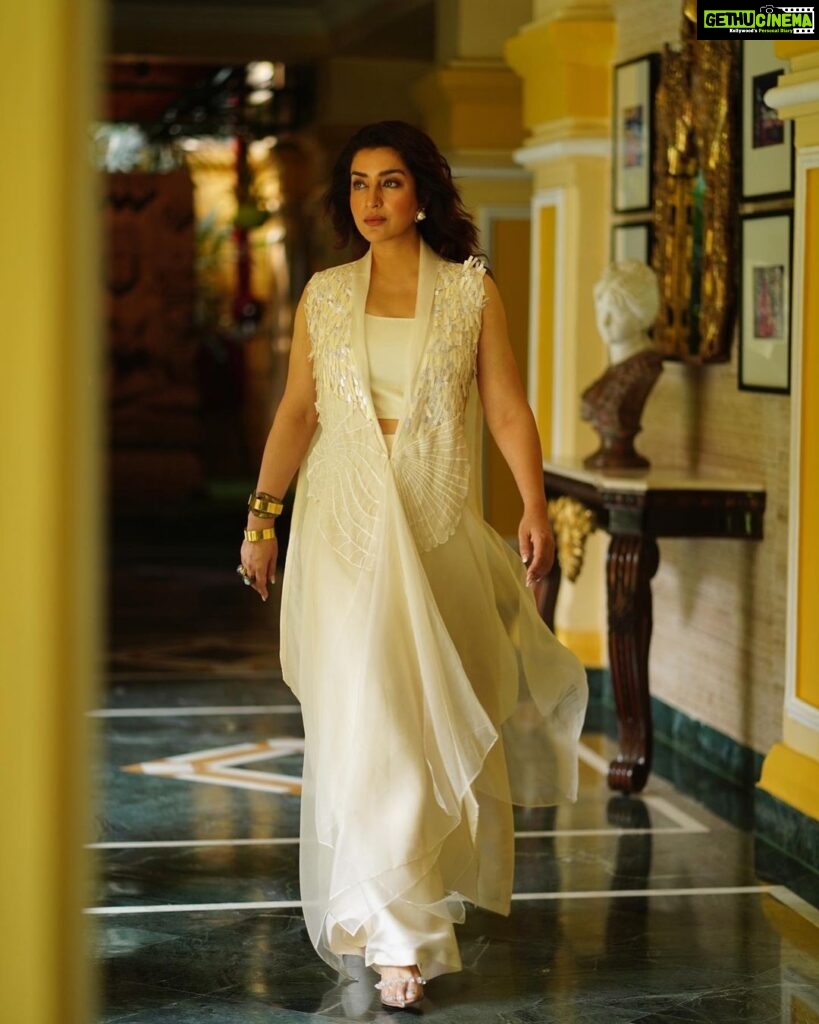 Tisca Chopra Instagram - Always had a thing for white .. In this stunning outfit by @richakhemkalabel .. cannot stop drooling over the exquisite workmanship .. #indian #indianfashion #desi #vocalforlocal #craftsmanship #fashion #style