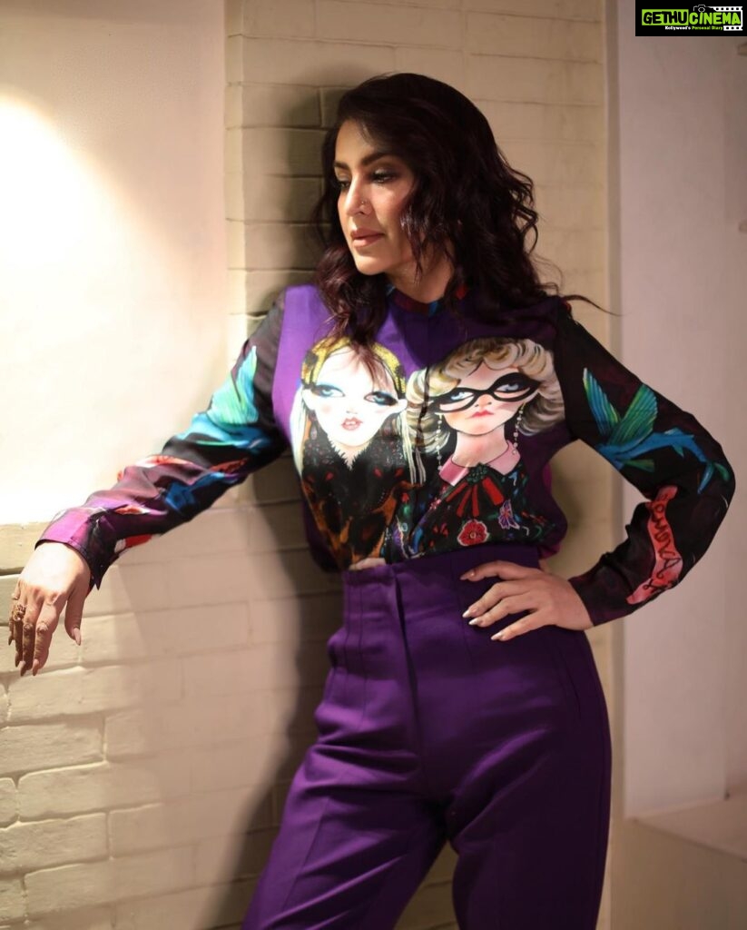 Tisca Chopra Instagram - Snatched in my favourite shirt .. It’s from @harveynichols in London, I bought a bazillion years ago when @gucci brought out this limited edition .. I am trying to make smarter choices with my clothes, bags and shoes .. buying things of great quality that I can rewear year on year in new ways, is something that is both #sutainable and #smart .. #fashionwaste is a real issue .. What do you do my lobsters? Buy for the season or more classic styles? #sustainablefashion #sustainable #fashionaddict #reuse #rewear #ecofriendly #fashionwaste