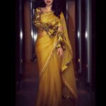Tisca Chopra Instagram – Yellow but far from mellow .. 

#saree #sareelove #indian #desi #desigirl #yellow #traditional #luxe #fashion #style