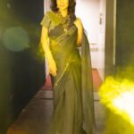 Tisca Chopra Instagram - Backstage the #SCO film festival, celebrating India’s presidency under @mib_india and #anuragsinghthakur .. Wearing @shadesofindia @culture_signature_jalpathakkar .. 📸 @akash_siingh #films #shanghaicooperationorganisation #sco2023 #filmfestival #filmmaking