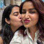 Tisca Chopra Instagram - Congratulations my @rahulmishra_7 and @divyabmishra on the swanky new store in Mumbai .. The clothes, as always, were delicious .. matched by the company, the decor and the impeccable food .. Proud of you my dear @rahulmishra_7 and @divyabmishra and the way you have taken the India fashion story global .. it’s also what @flywrite26 and I want you to do with films .. Thanks #deshiv for always being there ♥️ #rahulmishra #divyabhattmishra #indiastory #fashion #fashionandfilm #indiaglobal