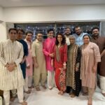 Tisca Chopra Instagram - How we did #diwali with my work fam .. At @stage5production and the OG @manishmalhotra05 .. And the blazing forces of @malhotra_dinesh @om_sunny_bhambhani @tanaymalhotra01 #louisebannerjee In frame @meetmshah #ianuranja @karanlalitbutani @surryamenen Thank you for the images 📸 @ziyuscontractor @tanaymalhotra01 Here’s to an illuminated Diwali with your families both at work and home ✨ Wearing the most delicious @aseemkapoor_official ♥️ #trainfromchhapraula #newbeginnings #cinema #film #writer #director #new #wip Bandra