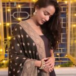 Tuhina Das Instagram - শুভ মহা সপ্তমী🌞 পুজোর দিনগুলো ভালো কাটুক সবার🫶🏻 #durgapujo2023 #feastiveseason #kolkata #dressup #traditional #lovefromt#tuhinadas Mumbai, Maharashtra