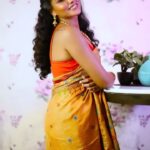Tuhina Das Instagram - জাগো দুর্গা, জাগো দশপ্রহরণধারিণী। অভয়া শক্তি, বলপ্রদায়িনী, তুমি জাগো। 🌸 #pujovibes #mahalyaspecial #tuhinadas #bongthings Mumbai, Maharashtra