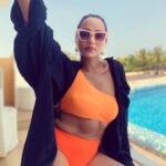 Tuhina Das Instagram - Hands up in the name of hotness! 🏝️🐚 #vacation #poolside #picoftheday #swimwear #tuhinadas Somwhere Peaceful