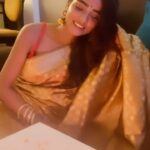 Tuhina Das Instagram - Welcoming the light into our homes. Have a great Deepavali guys! #gratitude #festivelook #sareelove❤️ #happydipaboli #happydiwali #diwali #festival #happydiwali #india#diwalilook Mumbai, Maharashtra