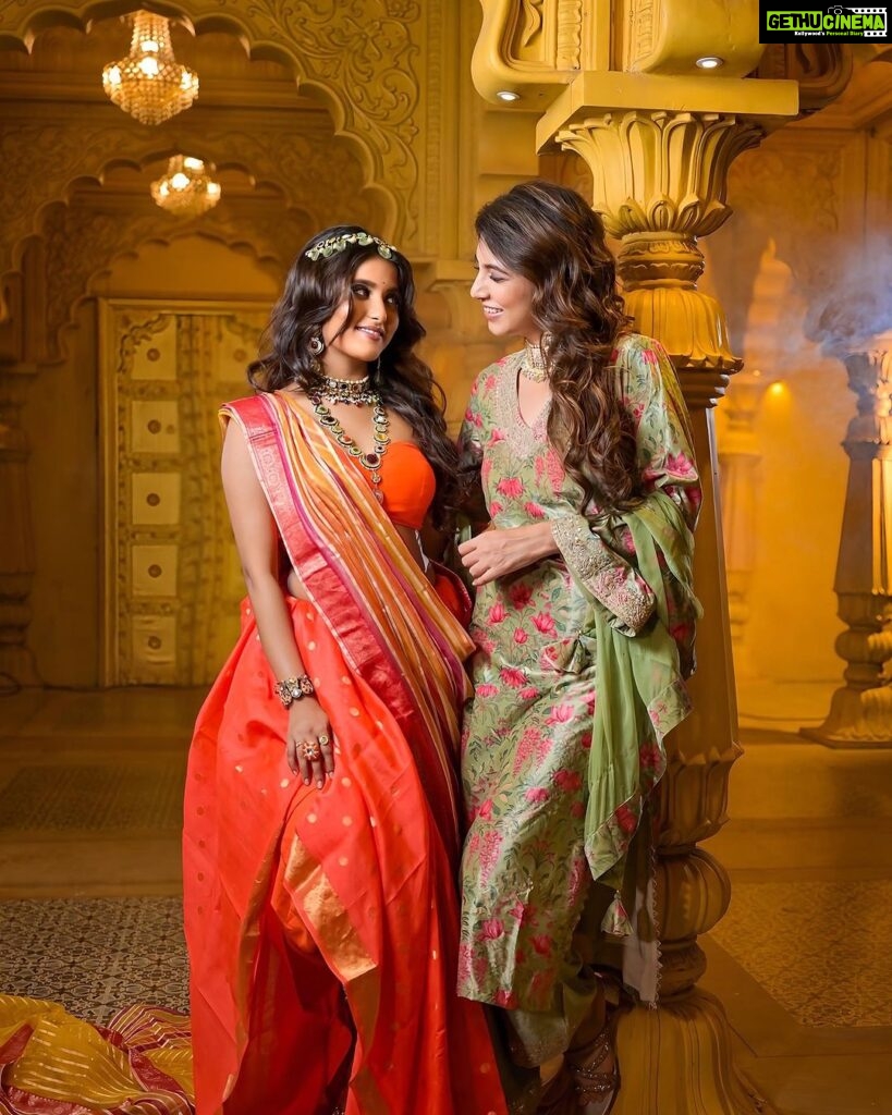 Ulka Gupta Instagram - Had So Much Fun Creating This Beautiful Look For @ulkagupta 🧡🫶 . . Shoot Conceptualised & Look Designed By:- @nehaadhvikmahajan . 💄MUA, Hair & Styling:- @nehaadhvikmahajan . . . #nehaadhvikmahajan #ulkagupta #nammakeovers #bridalsbynam #imuseacademy