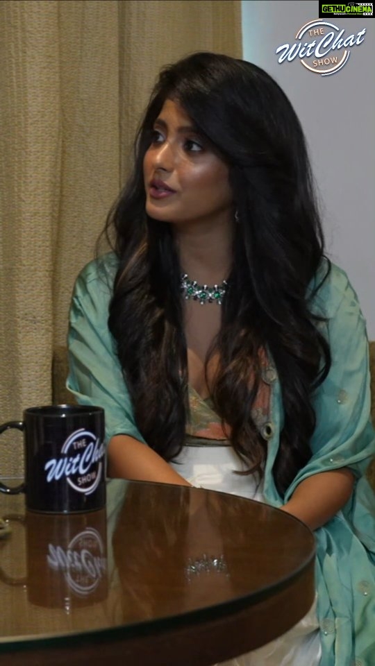 Ulka Gupta Instagram - You CAN'T MISS this cute and candid Conversation ft. @ulkagupta Watch full Episode on YouTube on TheWitChatShow✨️ . . ˡᶦᵏᵉ ᶜᵒᵐᵐᵉⁿᵗ ˢᵃᵛᵉ ˢʰᵃʳᵉ . . Host : @ankurghatge_ Edits: @heyshebel ai.bhai_ Makeup: @makeoverbysejalthakkar @celebsmakeupbysejal #thewitchatshow #talkshow #television #career #artist #tv #cute #interview #serial #JhansiKiRani #wow #fashion #style #popular #trending #viral #moments #television #dailysoap #actress #actor #bonding #friends #Manu #tollywood #andhrapori #banni #UlkaGupta