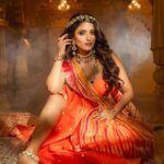 Ulka Gupta Instagram – DAY 1 featuring @ulkagupta as the Modern Indian Goddess where she represents the color orange🧡
.
Orange signifies the vibrant energy of life and the color represents the power and positivity brought by Goddess Kushmanda. It’s a day to pray for happiness, health, and prosperity.
.

Shoot Concept & Look Designed By:- @nehaadhvikmahajan @bridalsbynam @imuseacademy
.
💄MUA , Hair & Styling :- 
@nehaadhvikmahajan 
.
Assistant Stylist:- @styleby_vaishnavi 
.
🥻Saree :- @neerusindia
.
💍Jewelery :- @sonisapphire 
.
🎥:- @deepakdasphotography @kakali_das_photography 
.
📍Location:- @setsinthecity.in 

#ulkagupta 
#makeup #ootd #nehaadhvikmahajan #makeupbyme💄 #nammakeovers #bride #to #be #bridal #look #bridalmakeupartist #destinationweddingmakeupartist #weddingmakeup #hair #hairstyling #nammakeovers #bollywood #television #makeupartist #mumbai #traveller #all #over #the #globe