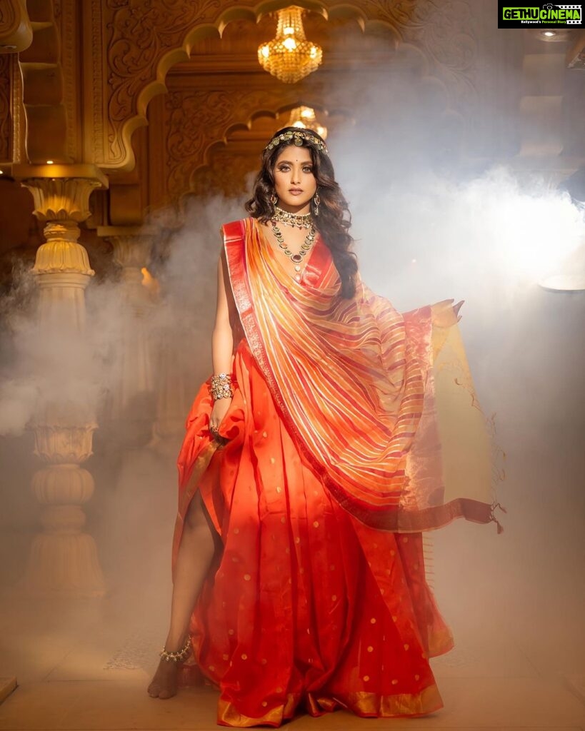 Ulka Gupta Instagram - DAY 1 featuring @ulkagupta as the Modern Indian Goddess where she represents the color orange🧡 . Orange signifies the vibrant energy of life and the color represents the power and positivity brought by Goddess Kushmanda. It's a day to pray for happiness, health, and prosperity. . Shoot Concept & Look Designed By:- @nehaadhvikmahajan @bridalsbynam @imuseacademy . 💄MUA , Hair & Styling :- @nehaadhvikmahajan . Assistant Stylist:- @styleby_vaishnavi . 🥻Saree :- @neerusindia . 💍Jewelery :- @sonisapphire . 🎥:- @deepakdasphotography @kakali_das_photography . 📍Location:- @setsinthecity.in #ulkagupta #makeup #ootd #nehaadhvikmahajan #makeupbyme💄 #nammakeovers #bride #to #be #bridal #look #bridalmakeupartist #destinationweddingmakeupartist #weddingmakeup #hair #hairstyling #nammakeovers #bollywood #television #makeupartist #mumbai #traveller #all #over #the #globe