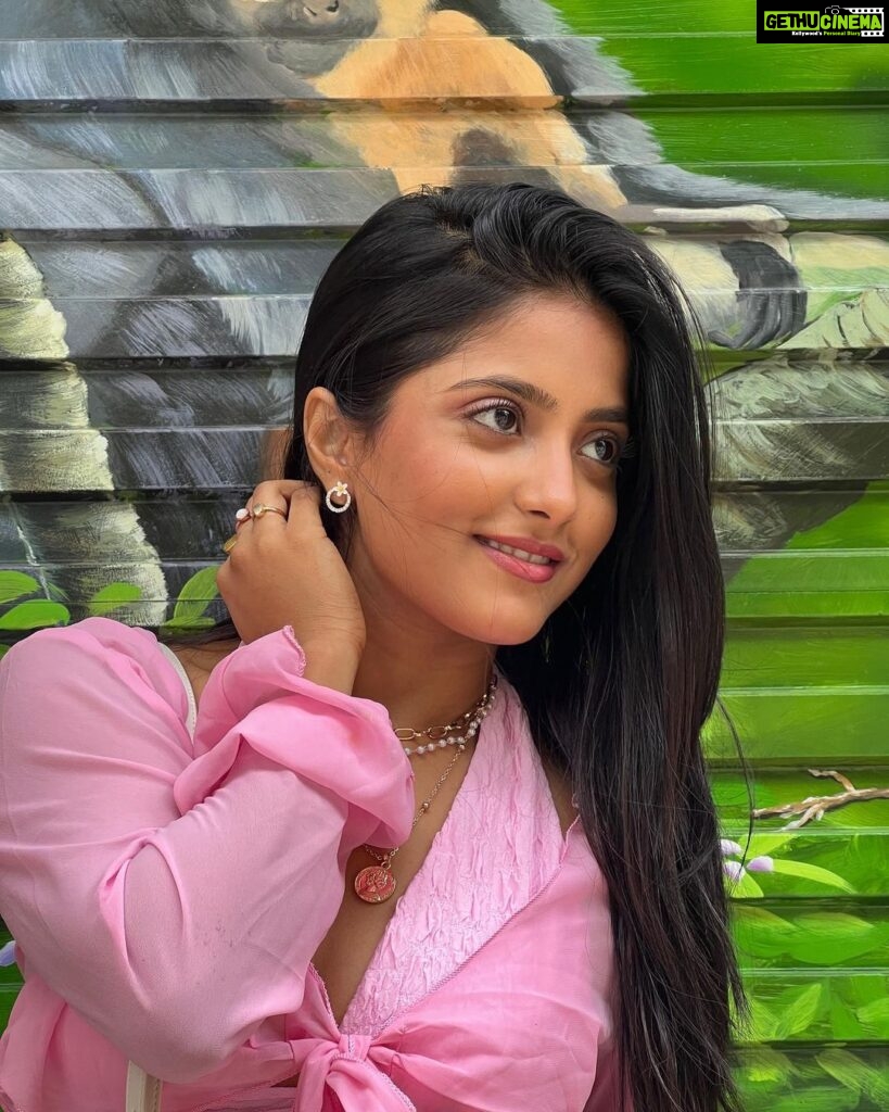 Ulka Gupta Instagram - Needed to flaunt this look again 💕🦋