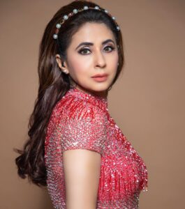 Urmila Matondkar Instagram - Sharing some glittery with you ✨✨✨✨
Have a Shining Sunday 🌟